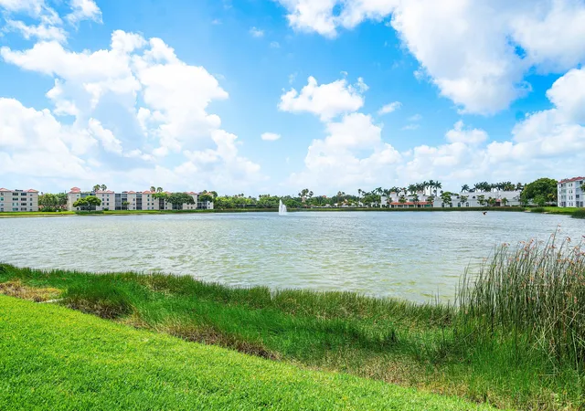 Homes for sale in Delray Beach, FL | 14096 Huntington Pointe Drive, Delray Beach, FL 33484 | Houzeo