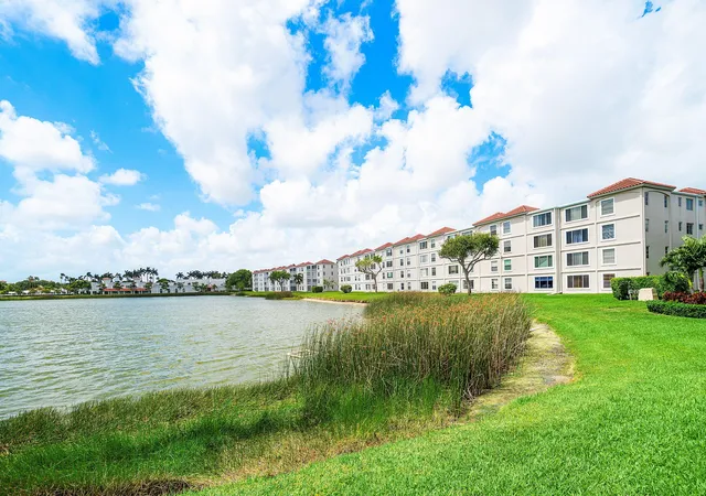 Homes for sale in Delray Beach, FL | 14096 Huntington Pointe Dr #106, Delray Beach, FL 33484 | MLS# B26034086