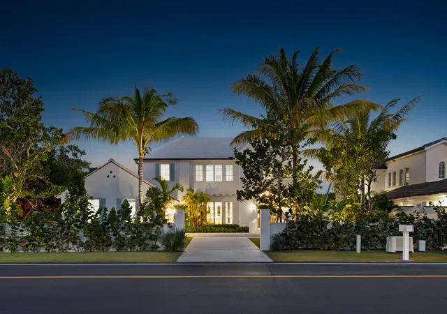 3rd image of 2219 E Ibis Isle Rd Rd E, Palm Beach, FL 33480 | MLS# B26034160