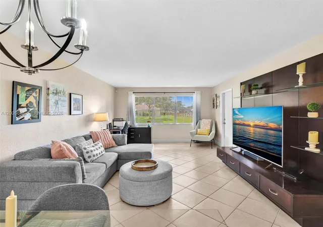 5th image of 3660 Citrus Trace, Davie, FL 33328