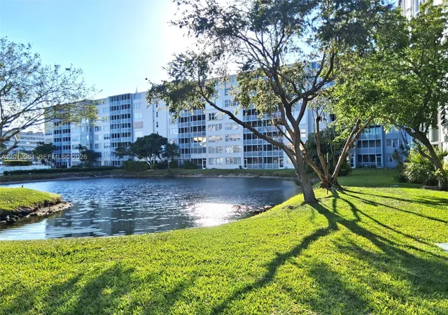 4th image of 1770 Ne 191St St #8131, Miami, FL 33179 | MLS# A12019984