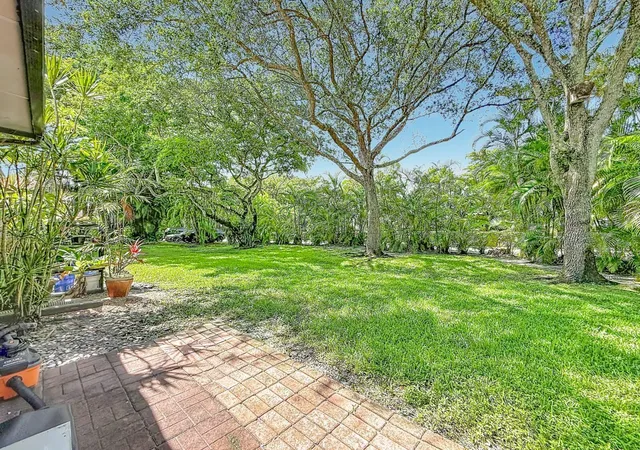 Photo 2 of Sale Pending at 9701 N New River Cnl Rd #108b, Plantation, FL 33324 | MLS# B26034419 | Listing updated on 2026-10-07