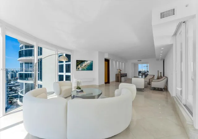 5th image of 17555 Collins Ave #3204, Sunny Isles Beach, FL 33160 | MLS# A12023415