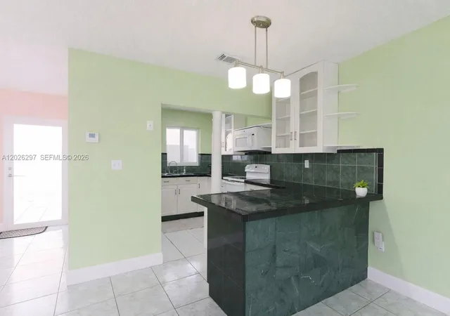 2nd image of 601 Sw 116th Ct, Sweetwater, FL 33174 | MLS# A12026297