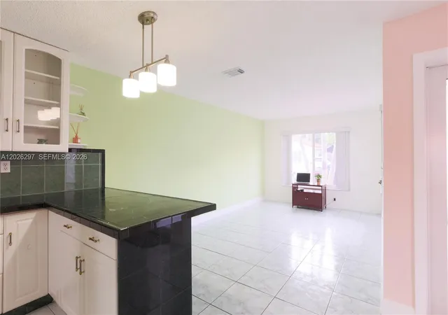 5th image of 601 Sw 116Th Ct, Sweetwater, FL 33174 | MLS# A12026297