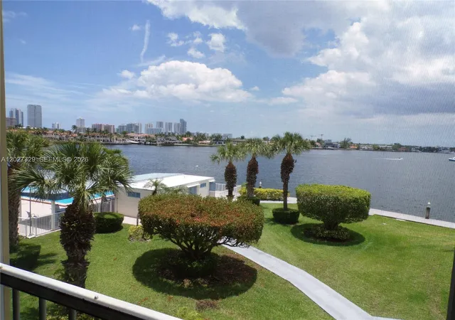 4th image of 3010 Marcos Dr, Miami, FL 33160