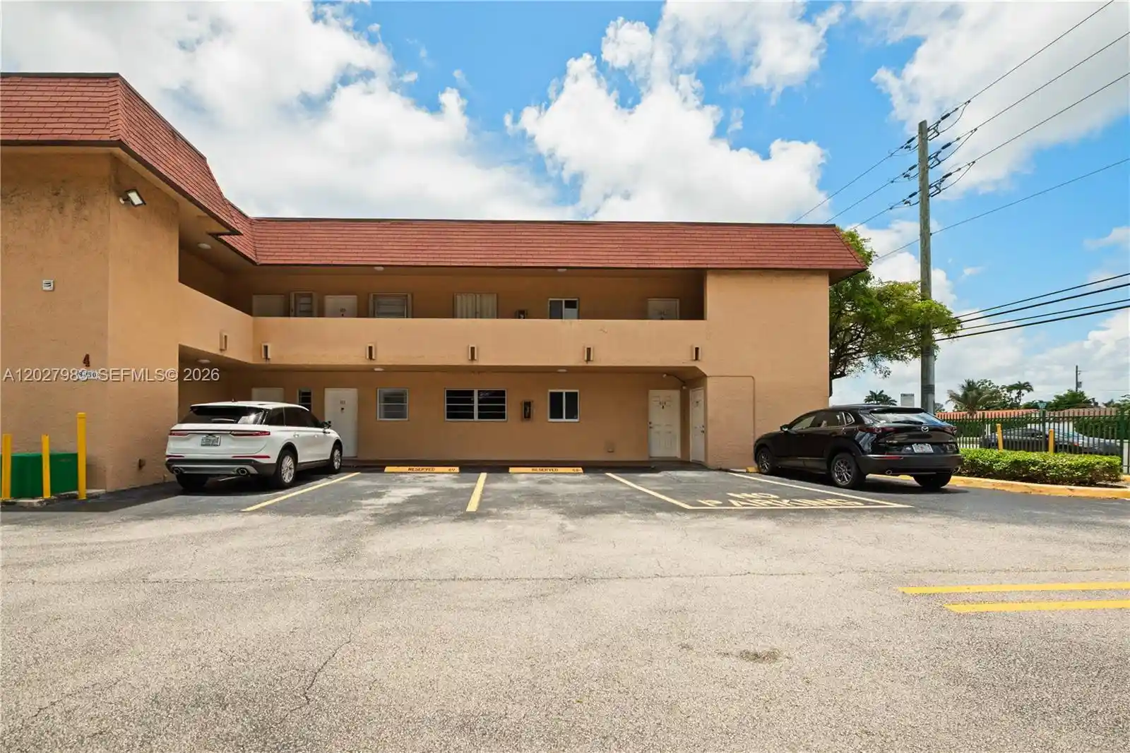 Listing Photo 1 - Condo for sale in 9950 Sw 88Th St located at 9950 Sw 88Th St, Miami, FL 33176 - Unit #414-4
