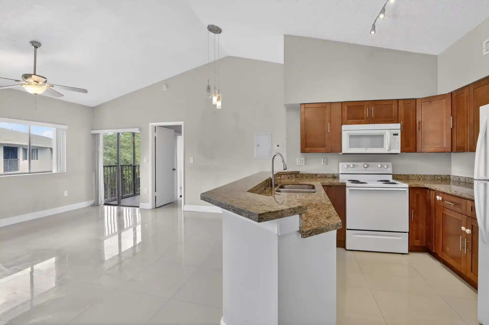 2445 Sw 18Th Ter, 2445 Sw 18Th Ter, Fort Lauderdale, FL 33315