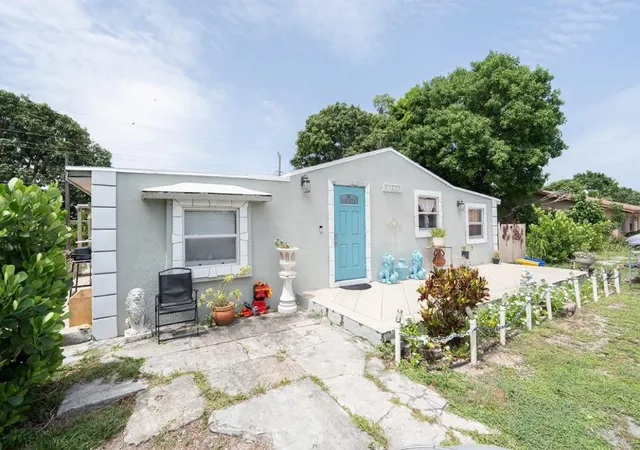 Photo 3 of Single family home for sale at 1185 Alto Rd, Lantana, FL 33462 | MLS# B26034771 | Listing updated on 2026-10-05