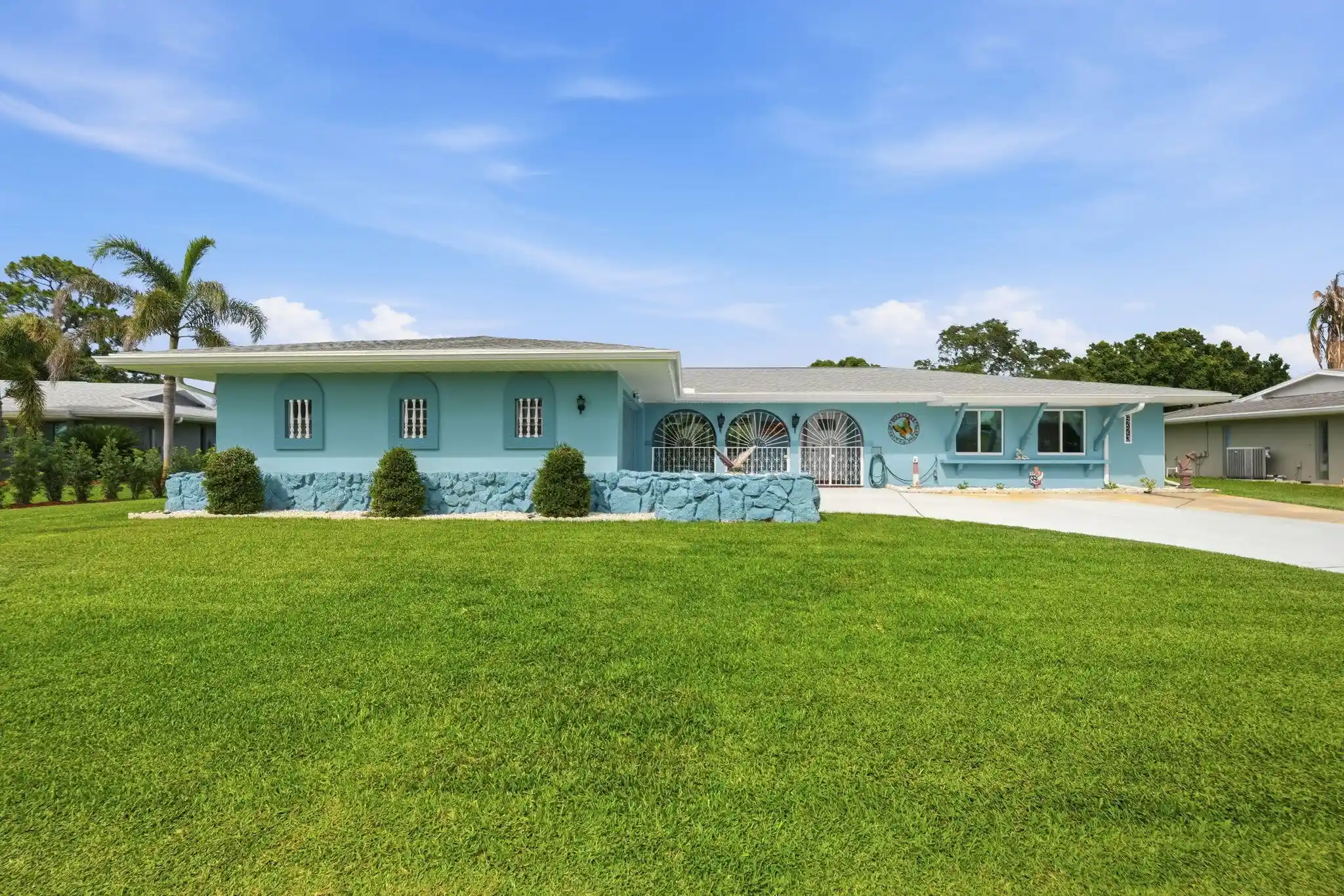 Photo 1 of Sale Pending at 2773 Se Pine Valley St, Port Saint Lucie, FL 34952 | MLS# B26034790 | Listing updated on 2026-10-28
