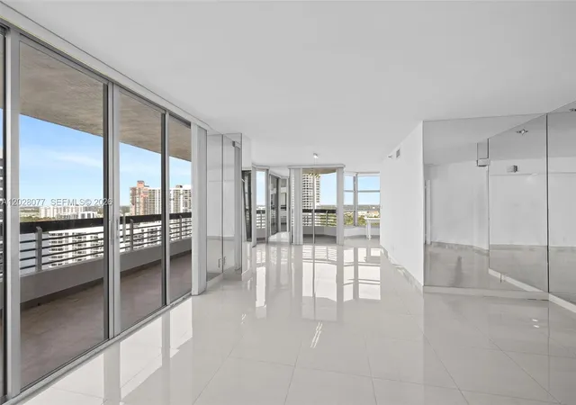 5th image of 19195 Ne 36Th Ct #2705, Ojus, FL 33180 | MLS# A12028077