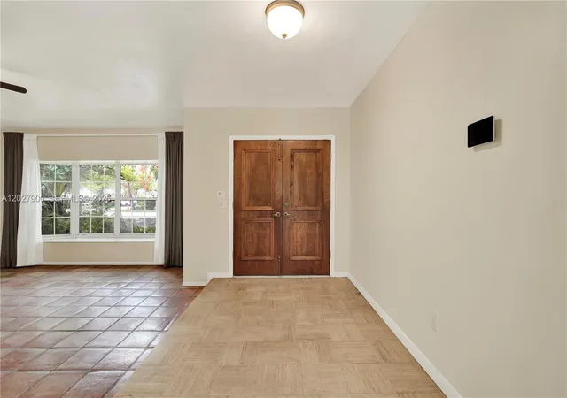 3rd image of 6980 Sw 104Th St, Pinecrest, FL 33156 | MLS# A12027900