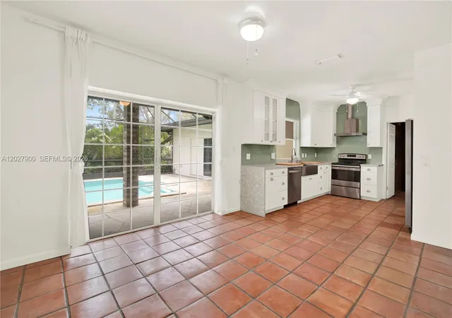 5th image of 6980 Sw 104Th St, Pinecrest, FL 33156 | MLS# A12027900