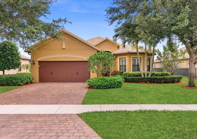 Photo 1 of Single family home for sale at 4452 Siena Cir, Wellington, FL 33414 | MLS# B26034889 | Listing updated on 2026-10-01