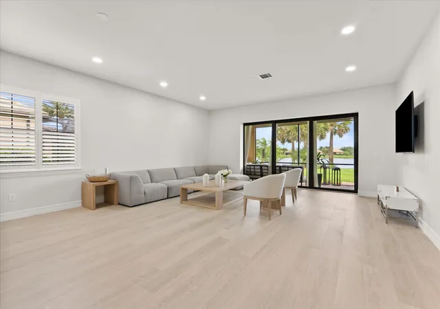 Photo 3 of Single family home for sale at 4452 Siena Cir, Wellington, FL 33414 | MLS# B26034889 | Listing updated on 2026-10-01