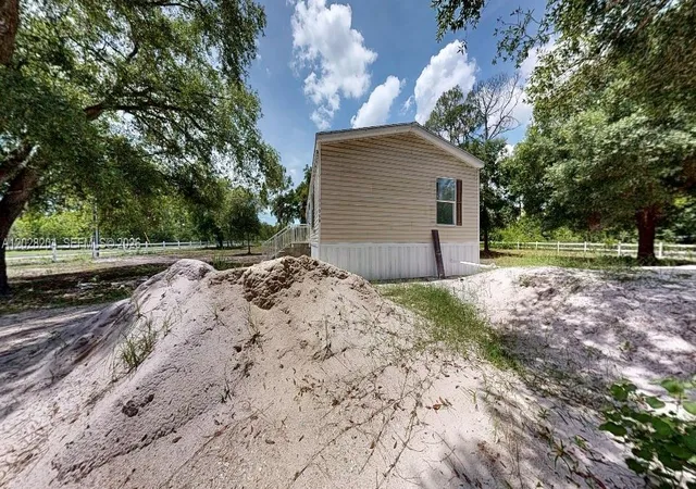 23rd image of 720 N Riverside St, Clewiston, FL 33440 | MLS# A12028204