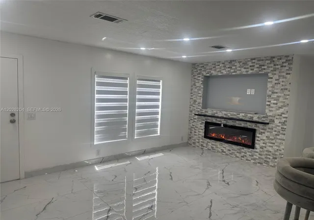 2nd image of 720 N Riverside St, Clewiston, FL 33440 | MLS# A12028204