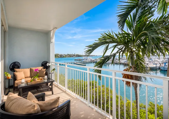 2nd image of 875 Nw Flagler Ave #203, Stuart, FL 34994 | MLS# B26034935
