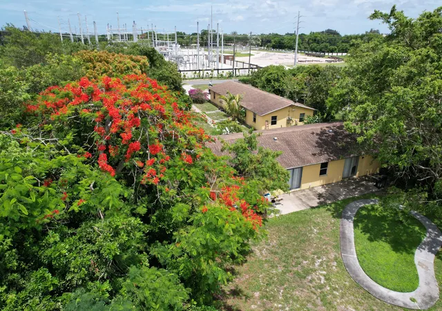 Photo 3 of House for sale at 4537 Coconut Rd, Lake Worth, FL 33461 | MLS# B26035010 | Listing updated on 2026-10-05