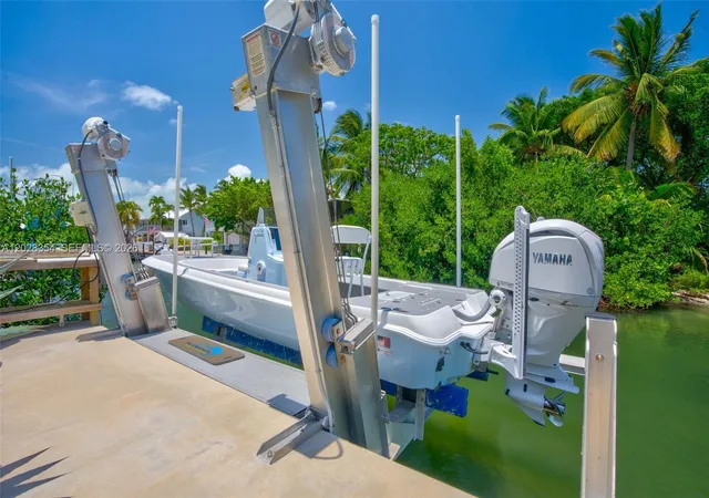3rd image of 145 Venetian Dr, Islamorada, FL 33036 | MLS# A12028354