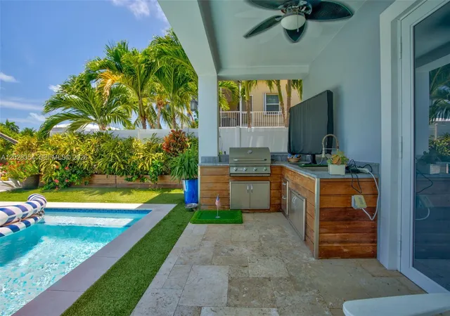 5th image of 145 Venetian Dr, Islamorada, FL 33036 | MLS# A12028354