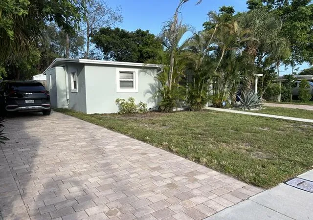 Photo 3 of Single family home for sale at 4936 Ne 19th Terrace, Pompano Beach, FL 33064 | MLS# B26035055 | Listing updated on 2026-10-08