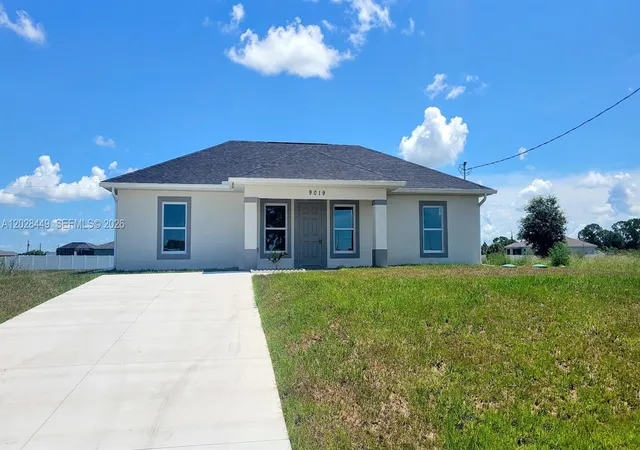 3rd image of 9019 E Crow Cir, Labelle, FL 33935 | MLS# A12028449