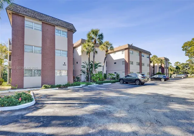 2nd image of 2441 Sw 82nd Ave #205, Davie, FL 33324 | MLS# A12027315