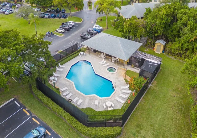 20th image of 567 Trace Cir #104, Deerfield Beach, FL 33441 | MLS# B26035193