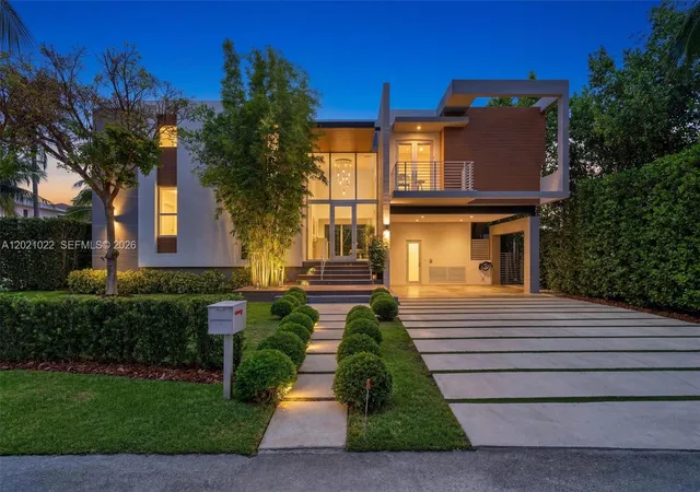 2nd image of 625 Curtiswood Dr, Key Biscayne, FL 33149 | MLS# A12021022