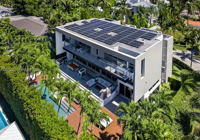 48th image of 625 Curtiswood Dr, Key Biscayne, FL 33149 | MLS# A12021022