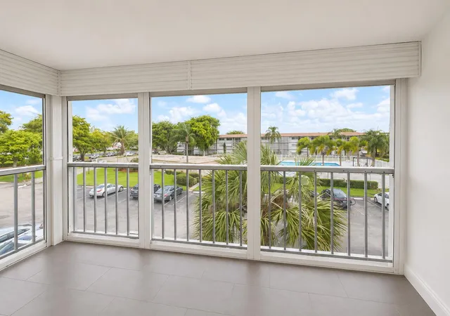 Photo 3 of Condo for sale at 1201 Hillcrest Ct #315, Hollywood, FL 33021 | MLS# B26035279 | Listing updated on 2026-09-23