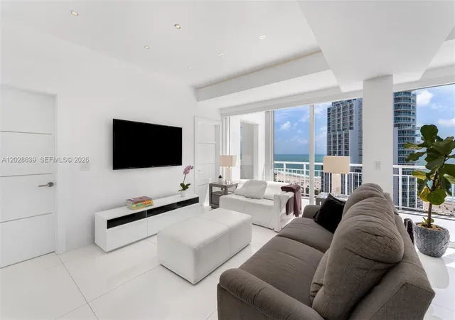 5th image of 400 S Pointe Dr #PH2502, Miami Beach, FL 33139 | MLS# A12028639