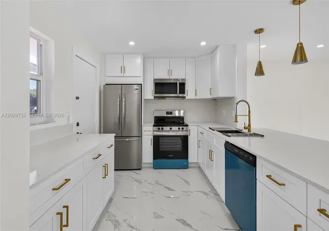 5th image of 201 Se 11Th Ter #102, Dania, FL 33004 | MLS# A12028732