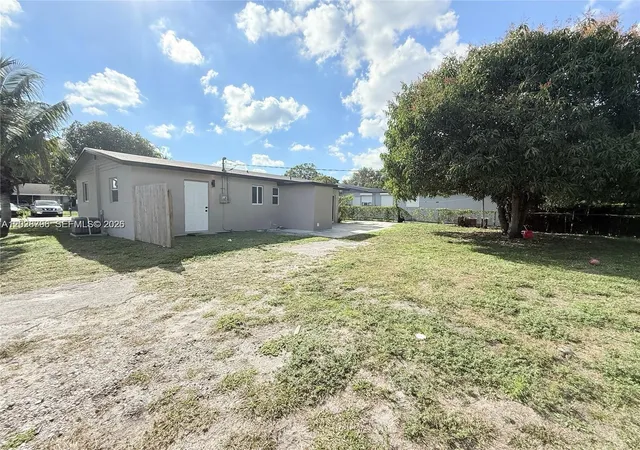 2nd image of 7821 Nw 30th St, Davie, FL 33024 | MLS# A12028796