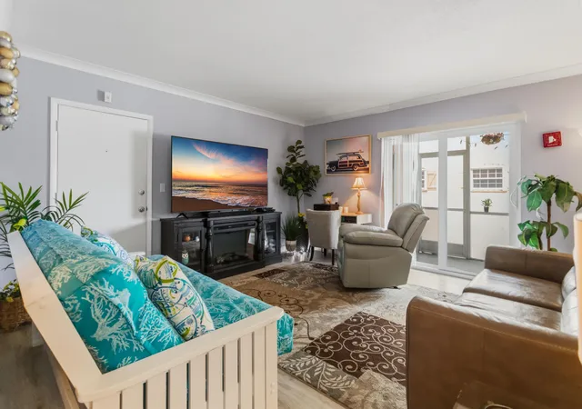 Listing Photo 2 - Condo for sale in building located at 101 E Mcnab Rd, Pompano Beach, FL 33060 - Unit #408