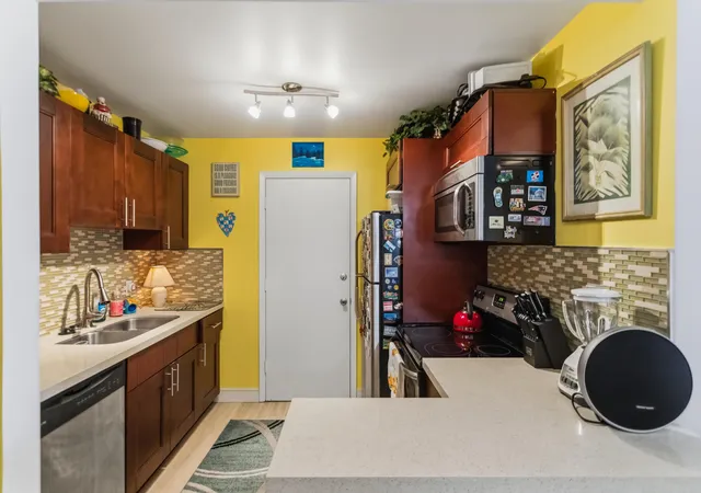 Listing Photo 4 - Condo for sale in building located at 101 E Mcnab Rd, Pompano Beach, FL 33060 - Unit #408