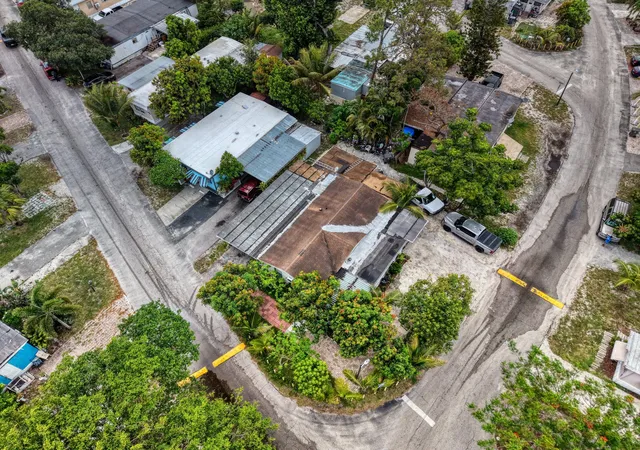 Photo 3 of Manufactured home for sale at 6201 18th Street S, West Palm Beach, FL 33415 | MLS# B26035345 | Listing updated on 2026-09-24