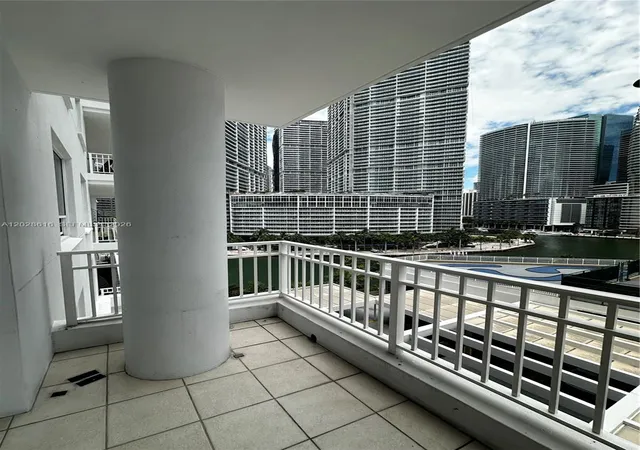 1st image of 801 Brickell Key Blvd #906, Miami, FL 33131 | MLS# A12028616