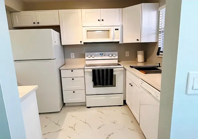 Photo 2 of Condo for sale at 4640 W Lucerne Lakes Blvd #505, Lake Worth, FL 33467 | MLS# B26035389 | Listing updated on 2026-10-08