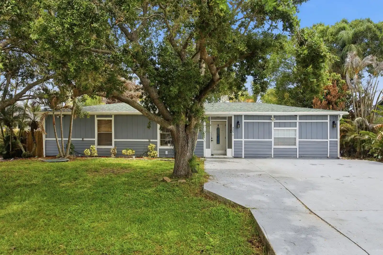 Photo 1 of Single family home for sale at 325 Nw Dearman St, Port Saint Lucie, FL 34983 | MLS# B26035413 | Listing updated on 2026-10-02