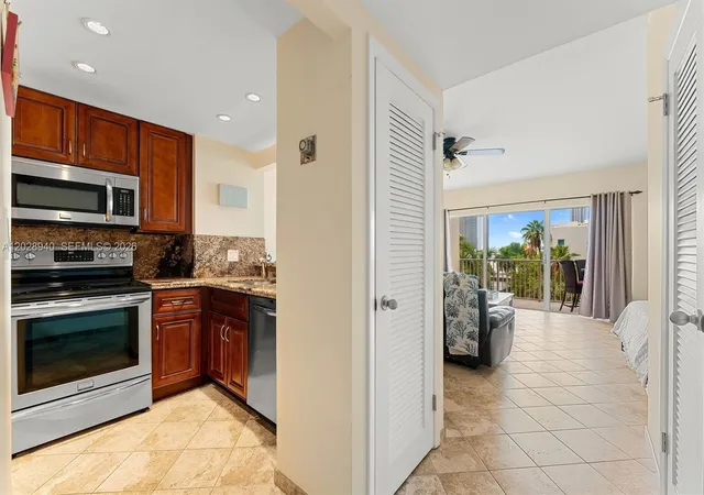 3rd image of 1965 S Ocean Dr #3L, Hallandale Beach, FL 33009 | MLS# A12028940