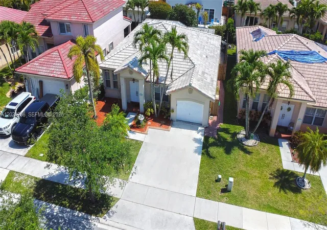 4th image of 13964 N Cypress Cove Cir, Davie, FL 33325 | MLS# A12024256
