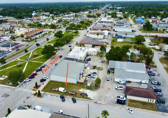 4th image of 205 Sw Park St, Okeechobee, FL 34972 | MLS# B26035466
