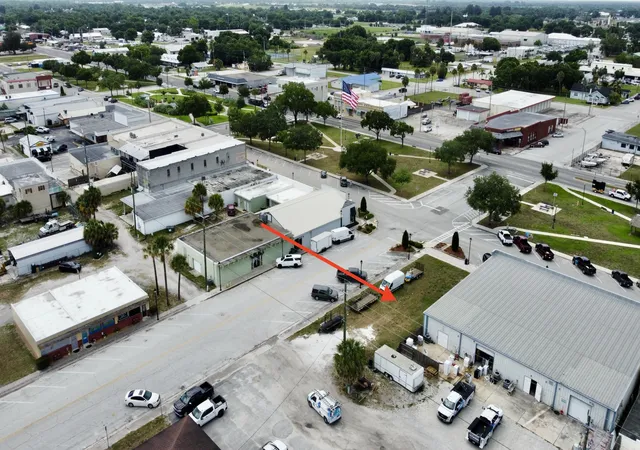 9th image of 205 Sw Park St, Okeechobee, FL 34972 | MLS# B26035466