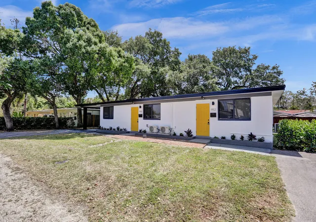 Photo 1 of Multi family home for sale at 950 Sw 29th Street, Fort Lauderdale, FL 33315 | MLS# B26035571 | Listing updated on 2026-09-20