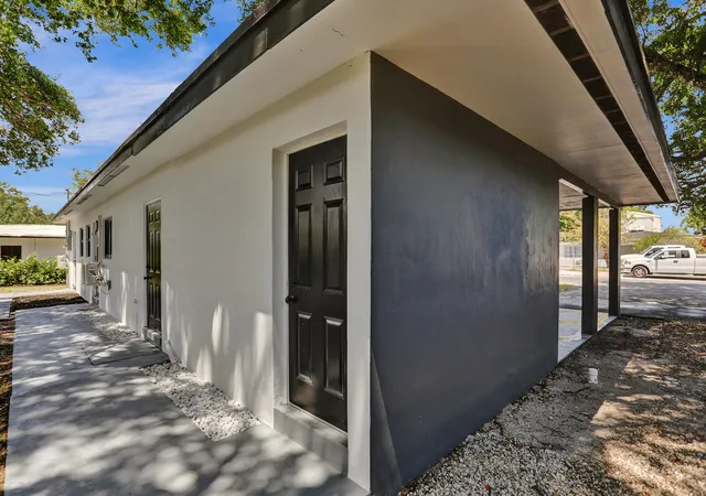 Photo 3 of Multi family home for sale at 950 Sw 29th Street, Fort Lauderdale, FL 33315 | MLS# B26035571 | Listing updated on 2026-09-20