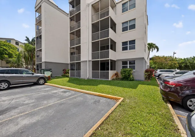 Condo for sale at 8373 Lake Dr #101, Doral, FL 33166 | MLS# B26035592