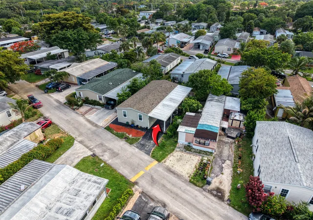 4th image of 4625 Jill Pl, Lake Worth, FL 33463 | MLS# B26035618
