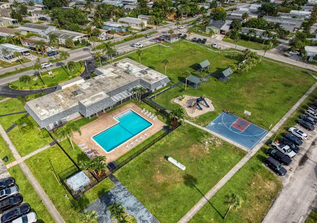 50th image of 4625 Jill Pl, Lake Worth, FL 33463 | MLS# B26035618
